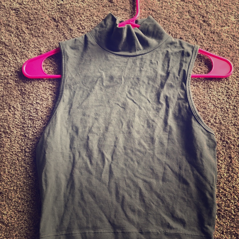 Gray crop top Express